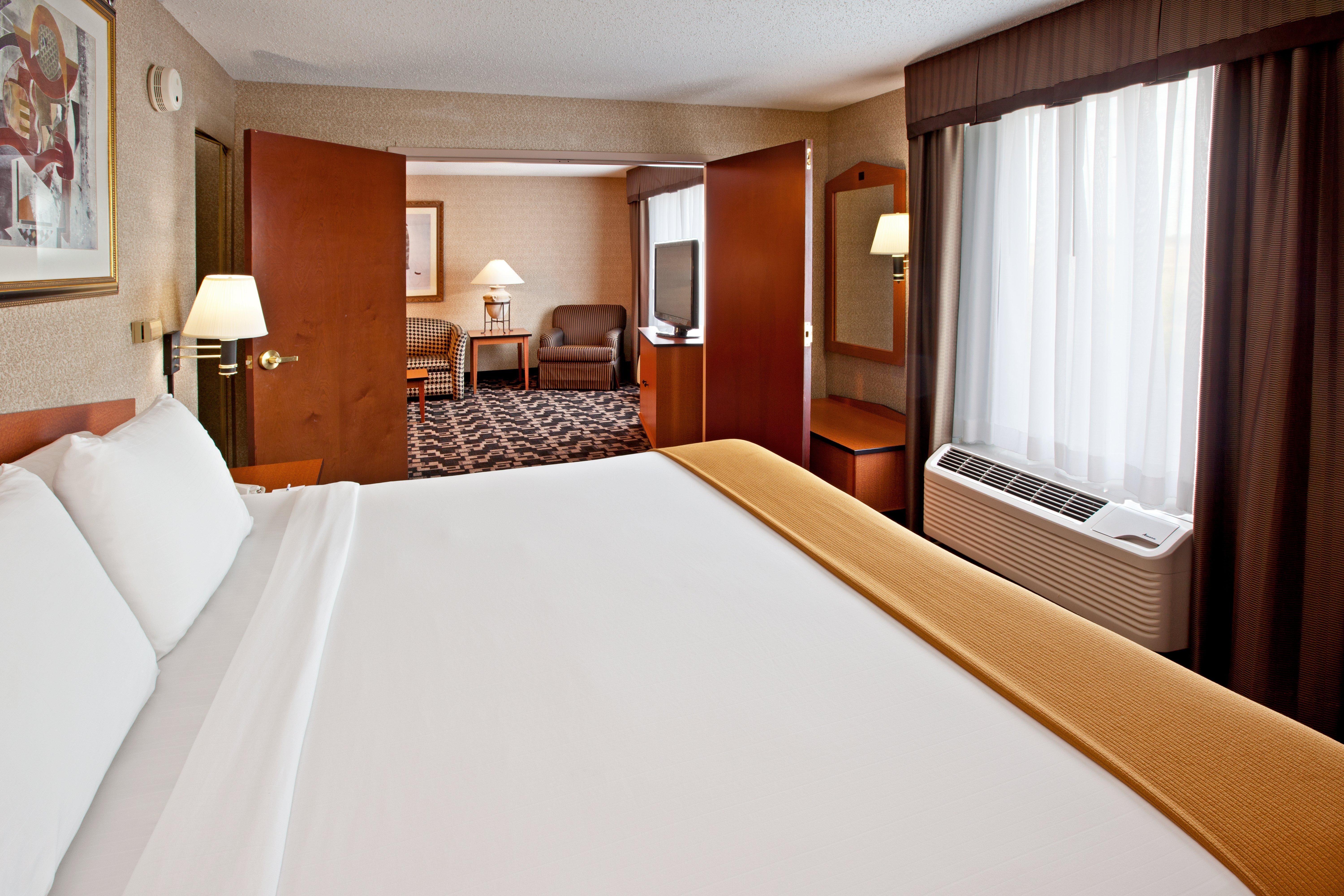 Holiday Inn Express Hotel & Suites Greenwood Room photo