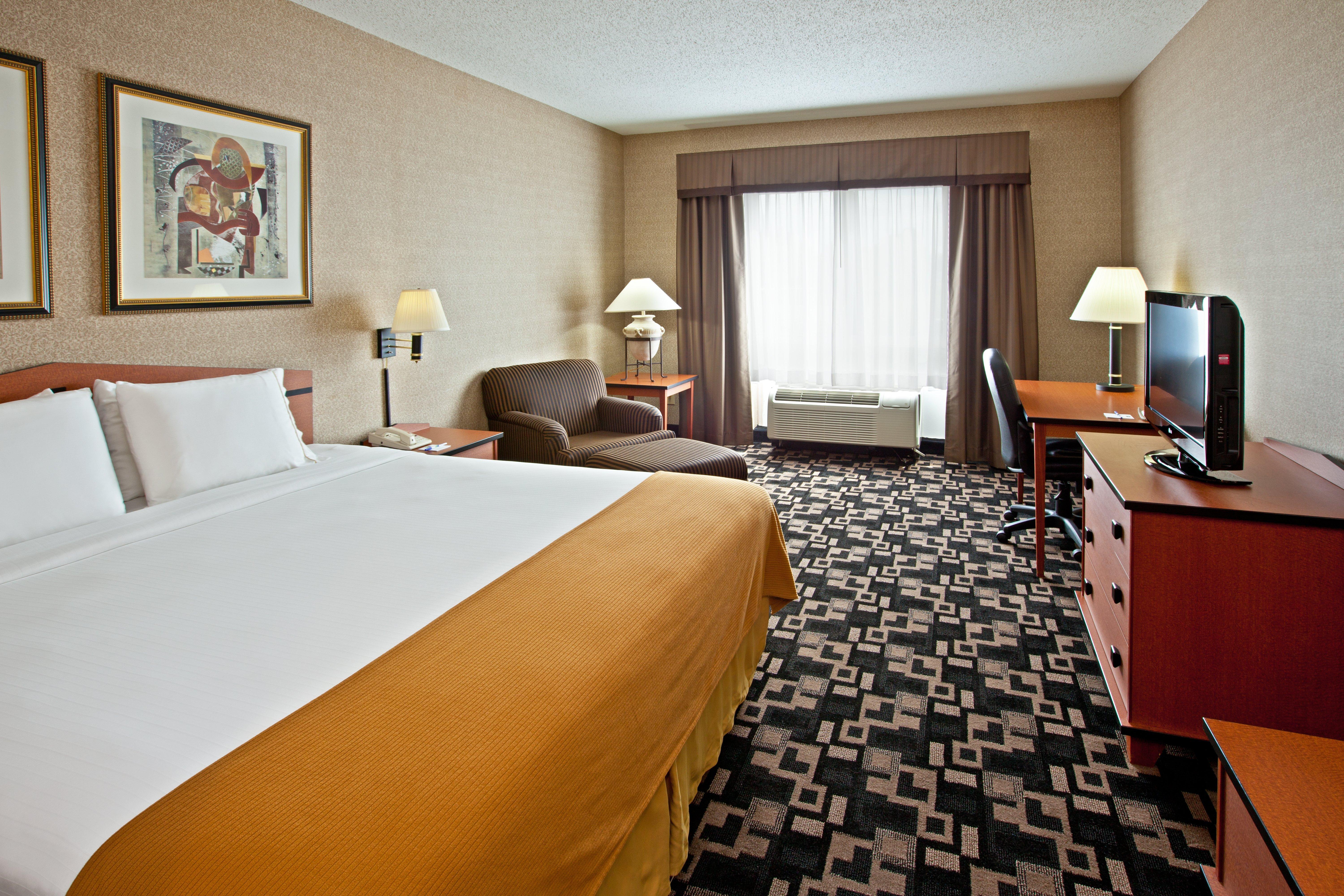 Holiday Inn Express Hotel & Suites Greenwood Room photo